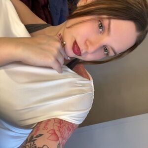 Meet your Posher, Eme